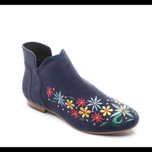 𝅺Bernardo Francine blue suede floral boots 9.5 - Picture 1 of 5